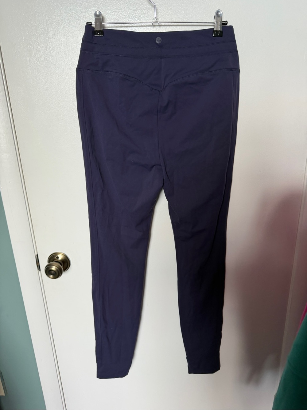 Halará  Joggers - Picture 5 of 6